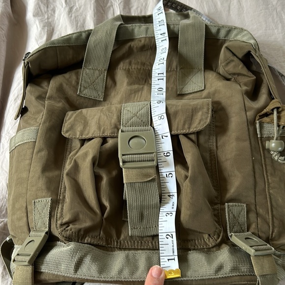 Tommy Bahama travel pack. - Picture 2 of 5